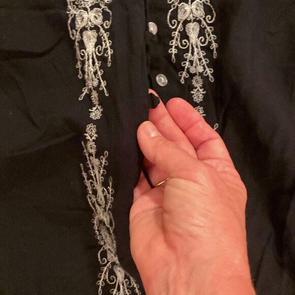 White House BlackMarket size medium cover, black with white stitching - Picture 3 of 10